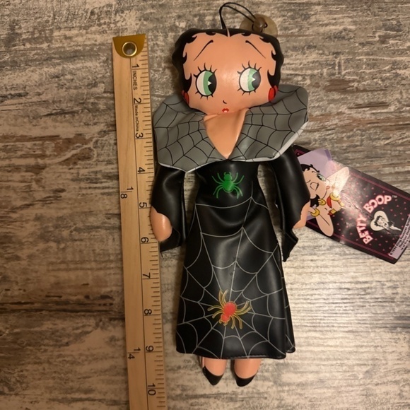 Betty Boop Halloween Doll - Picture 5 of 6